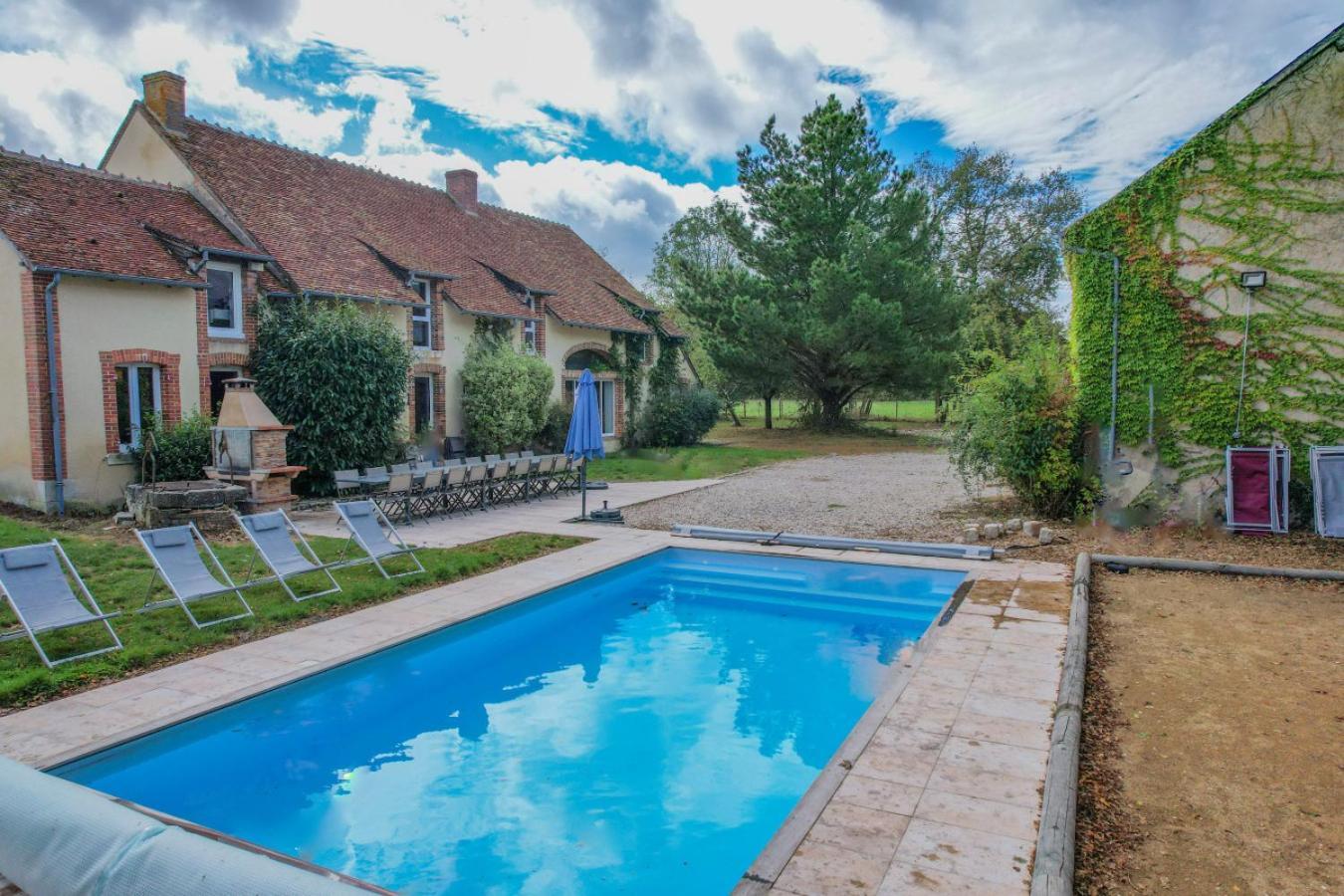 Crazy Villa Le Petit Belair 18 - Heated Pool - Foot - 2H Paris - 30P Aubigny-sur-Nère Exterior foto